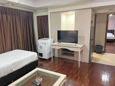 Mall Suites - 100