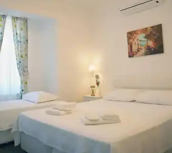 Ni̇li̇a Bozcaada - 2