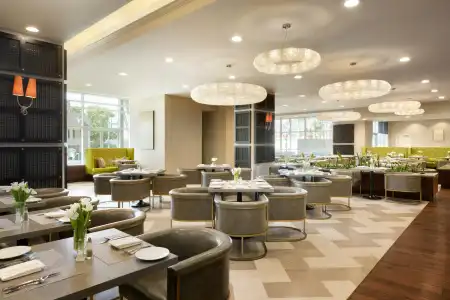 Embassy Suites Los Angeles - Glendale - 22