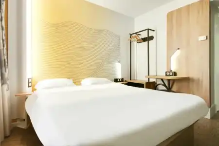 B&B Reims Bezannes - 65