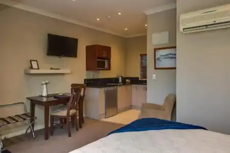 Merivale Manor - 103