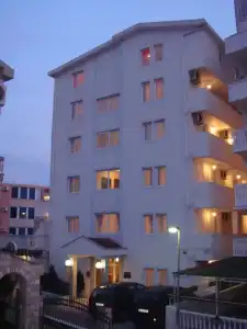 Azzuro Apartments - 0