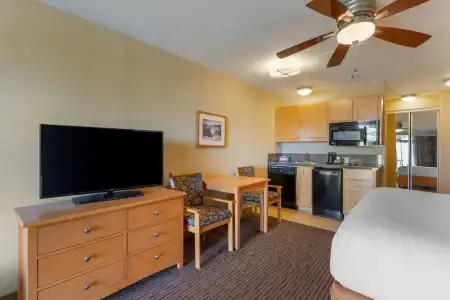 Best Western Plus Ocean View Resort - 38