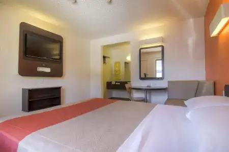 Motel 6 Las Vegas, NV – I-15 Stadium - 3