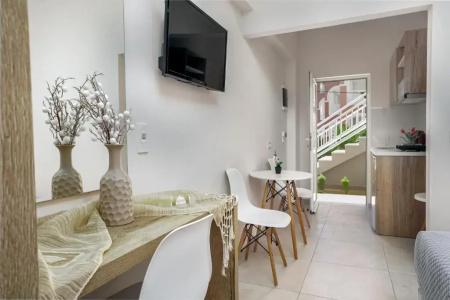 2-bed Apartment With Pool - 69