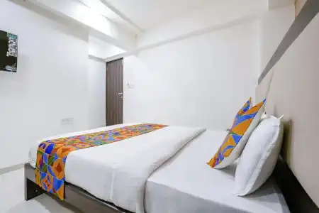 Kamran Residency - Near US Embassy - 53