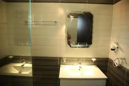 Pogradeci - 25