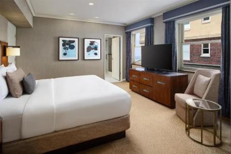 Hilton Chicago - 43