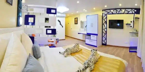 Royal Penguin Boutique & Spa - 116