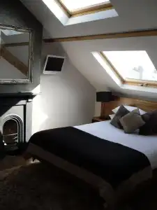 Number One Hundred B&B - 5