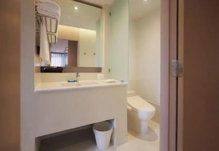 Balcony Seaside Sriracha & Serviced Apartments (SHA Extra Plus) - 71
