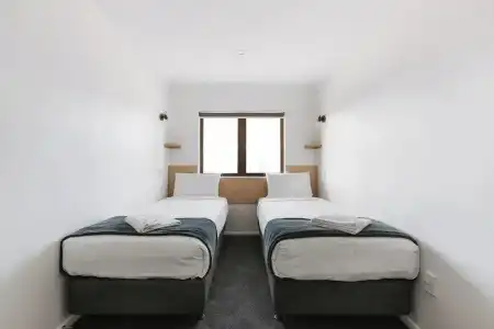 Cobblestone Court Motel – Wenzel Motels - 42