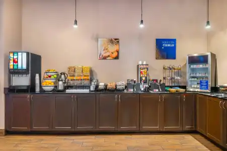 Comfort Inn Laval - 11