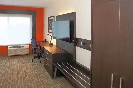 Holiday Inn Express & Suites Denver - Aurora Medical Campus by IHG - 73