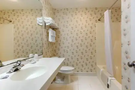 Ogunquit & Suites - 56