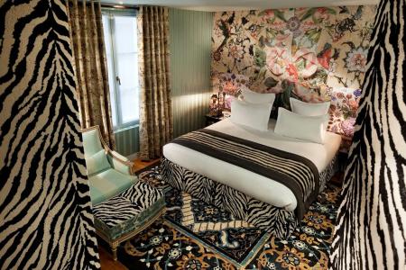 Hôtel du Petit Moulin, Haute Couture by Lacroix - 22