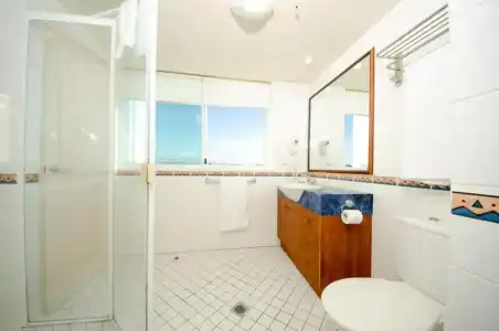 Crystal Bay on the Broadwater - 101
