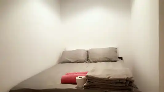 8 Sleepers Street Hostel - 39