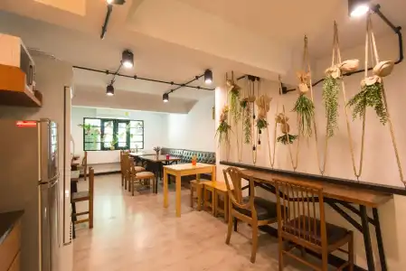 Barn and Bed Hostel - 17