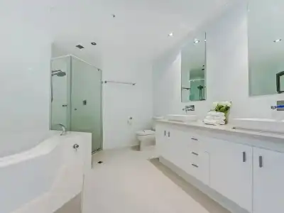 Oceana on Broadbeach - 36