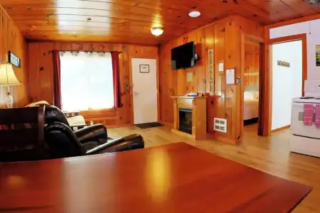 Park Motel and Cabins - 389