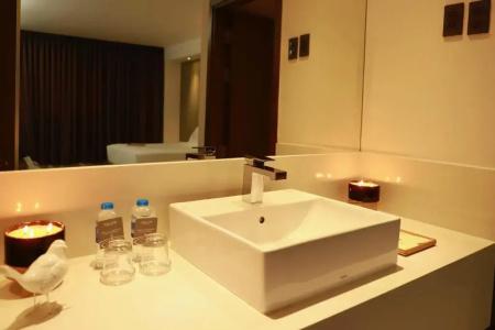 The Luxe - 36