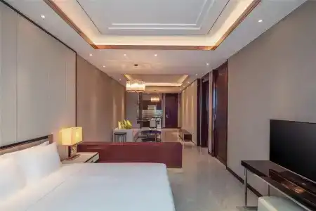 Hilton - 215