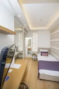 Wes Izmit - 58