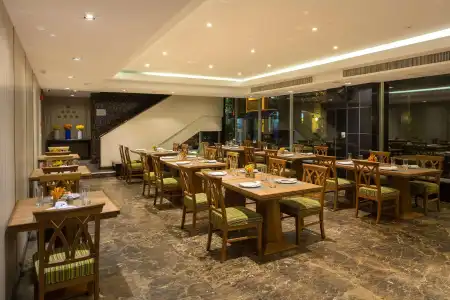 Bandara Silom Suites - 20