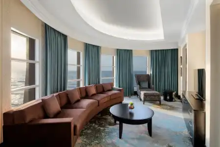 Sheraton Sharjah Beach Resort & Spa - 9