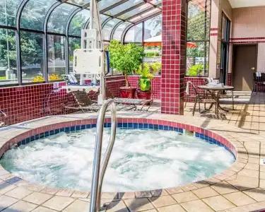Quality Inn Oakwood - 43