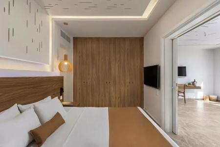 So White Club Resort - 59