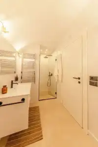 ES Suites - 77