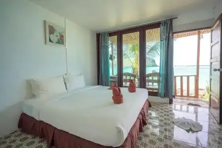 Phi Phi Cozy Seafront Resort - 87