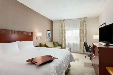Hampton Inn Colchester - 65