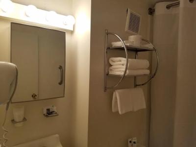 The Constitution Inn - 4