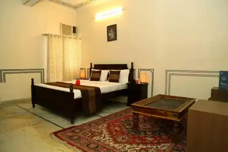 Raghuraj Palace - 33