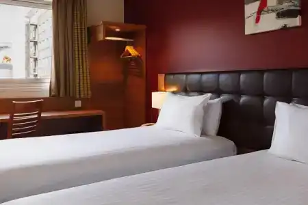 Best Western Clermont Ferrand Centre - 35