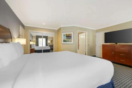 Best Western Plus Marina Shores - 45