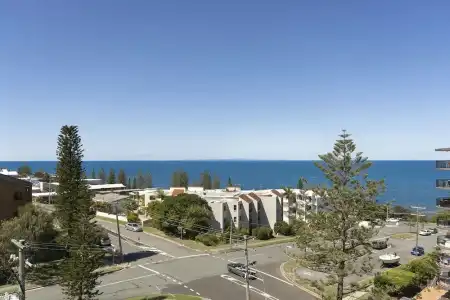 Burgess @ Kings Beach Apartments - 18
