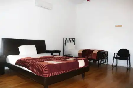 NY Moore Hostel - 29