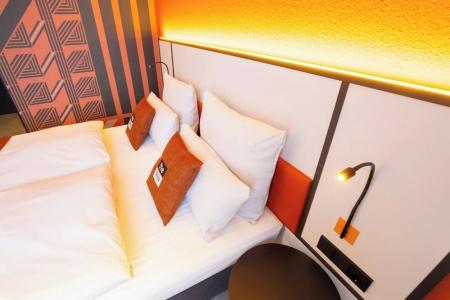 Holiday Inn - the niu, BLADE SOLINGEN by IHG - 29