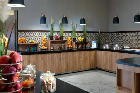 Best Western Plus Premium Inn - 10