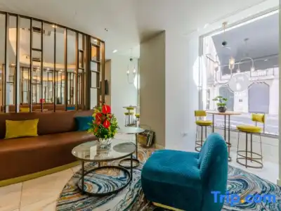 The 7, Suites, Studios & Apartments - 5