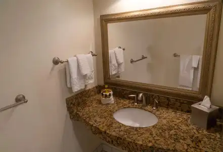Best Western Plus Monterey Inn - 8