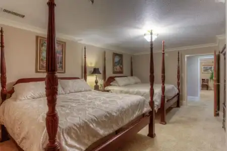 Mountain Vista Inn & Suites - 67