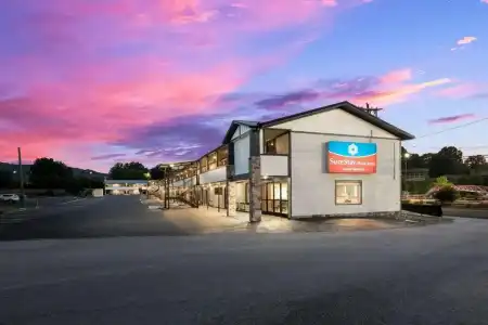 SureStay by Best Western Pigeon Forge - 16