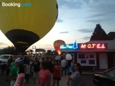 Blue Pine Motel - 10