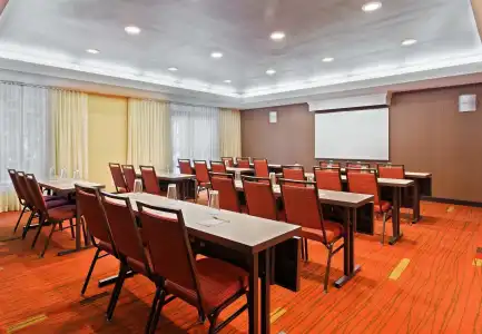 Courtyard by Marriott Knoxville Cedar Bluff - 16
