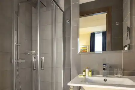 Hôtel Nice Azur Riviera - 9